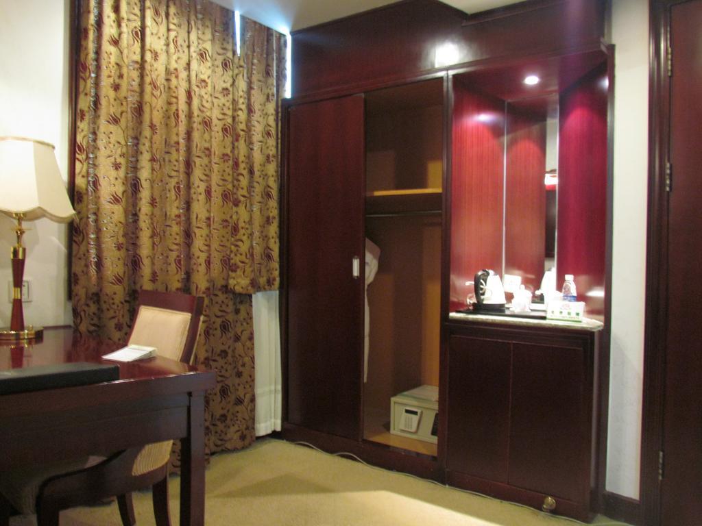 W.Y. Lera Hotel Гуанджоу Екстериор снимка