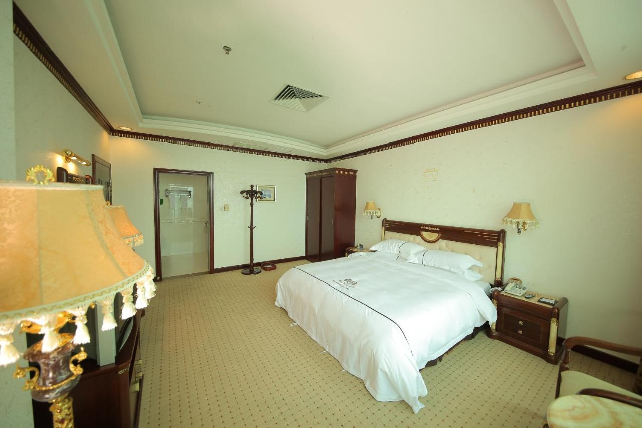 W.Y. Lera Hotel Гуанджоу Екстериор снимка