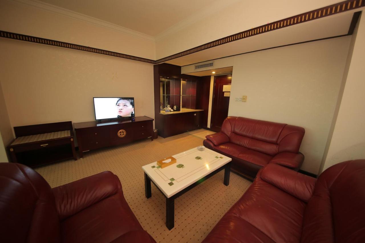 W.Y. Lera Hotel Гуанджоу Екстериор снимка