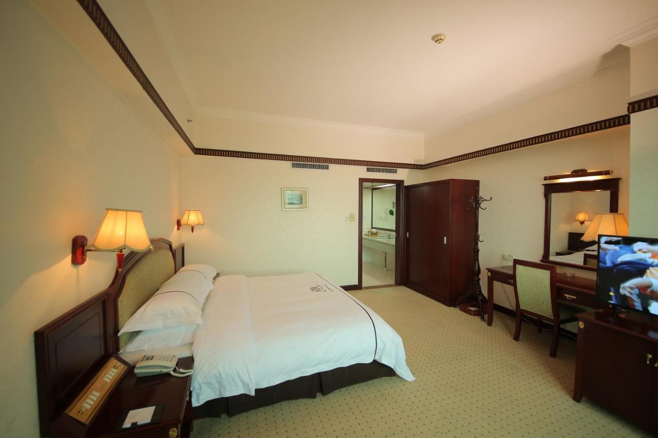 W.Y. Lera Hotel Гуанджоу Екстериор снимка